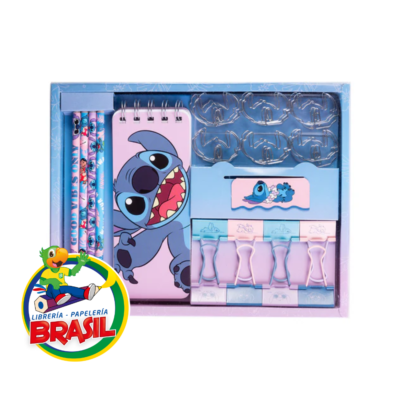 Set de papelería temático de Stitch en tonos azules y rosados, incluye libreta, lápices, clips con forma de Stitch y ganchos binder de Librería Brasil.